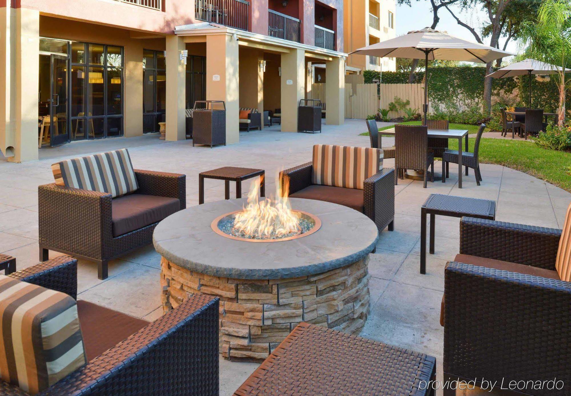 Courtyard Laredo Hotel Luaran gambar